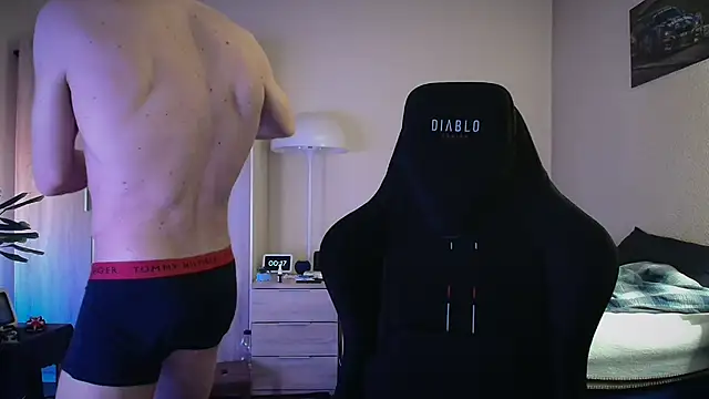 Snapshot of slaveboy2016@xh chatting on May 30, 10:18 pm slaveboy2016xh online show from May 30, 10:18 pm