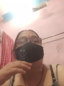 Snapshot of Desi_sugar chatting on August 8, 9:17 pm Desi sugar online show from August 8, 9:17 pm