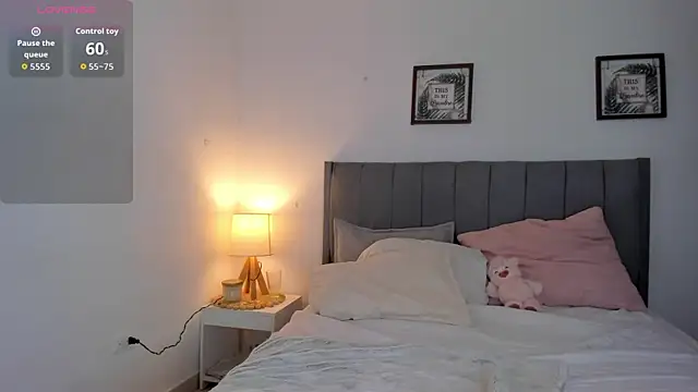 Snapshot of lia_williams1 chatting on August 8, 7:27 pm lia williams1 online show from August 8, 7:27 pm