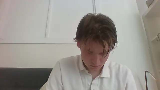 Snapshot of the-dreaming chatting on August 9, 3:28 pm the-dreaming online show from August 9, 3:28 pm