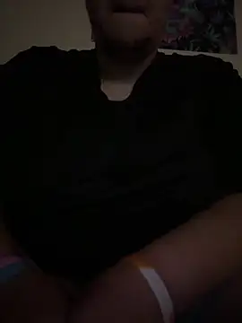 Snapshot of transmanb012 chatting on August 10, 1:31 am transmanb012 online show from August 10, 1:31 am