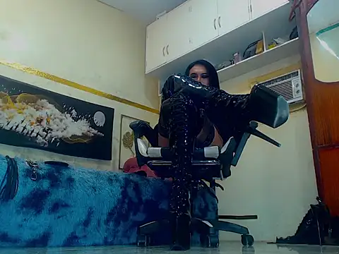 Snapshot of xxxSEXBOMBxxx chatting on March 10, 1:43 am xxxSEXBOMBxxx online show from March 10, 1:43 am