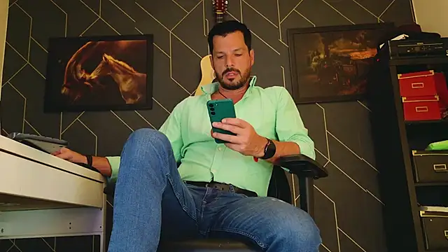 ChrisKox online show from March 12, 6:44 pm