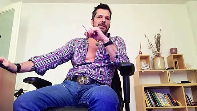 ChrisKox online show from April 21, 4:41 am