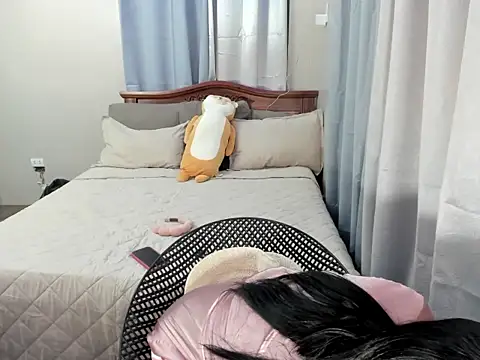 LegendaryNicole online show from March 4, 9:59 am