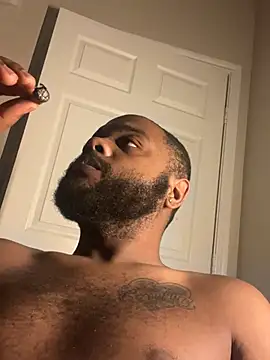 Snapshot of BigHunchoDick chatting on March 19, 3:52 am BigHunchoDick online show from March 19, 3:52 am