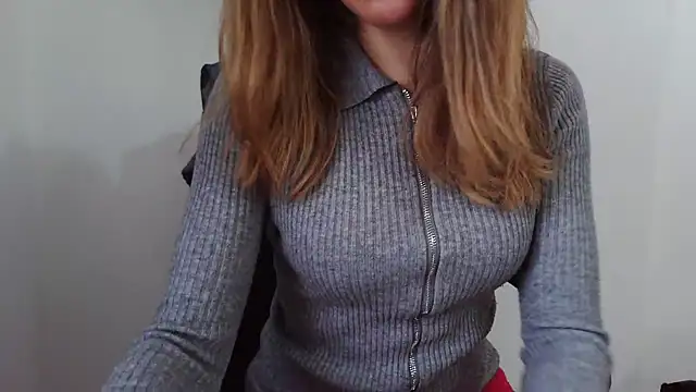 Snapshot of sexylenia chatting on February 19, 11:28 am sexylenia online show from February 19, 11:28 am