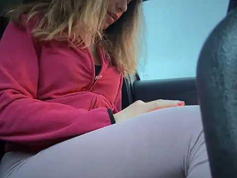 Snapshot of sexylenia chatting on March 12, 5:17 pm sexylenia online show from March 12, 5:17 pm