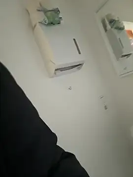 Snapshot of BootyLola chatting on February 14, 10:38 am BootyLola online show from February 14, 10:38 am