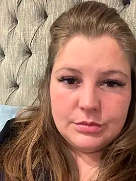 Snapshot of BootyLola chatting on October 10, 8:19 pm BootyLola online show from October 10, 8:19 pm