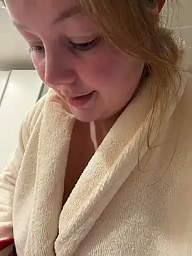 BootyLola online show from March 15, 9:15 am