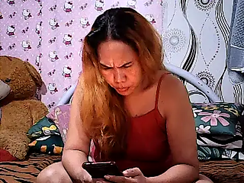 lovely-asian online show from February 7, 7:40 am