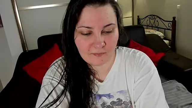 MarySwon online show from February 25, 6:31 pm