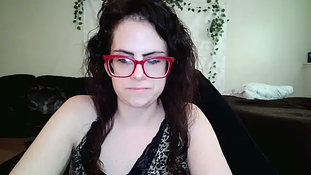 Snapshot of JessaBella chatting on October 21, 3:02 pm JessaBella online show from October 21, 3:02 pm