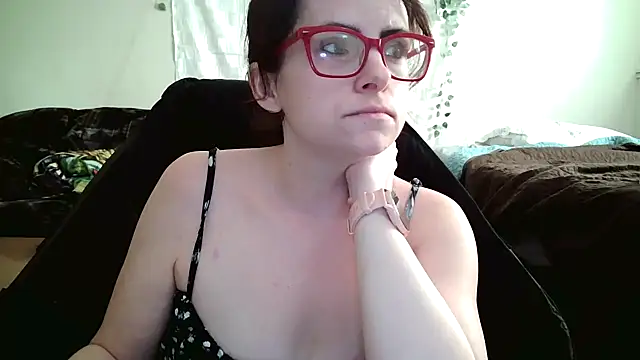 Snapshot of JessaBella chatting on October 22, 3:01 pm JessaBella online show from October 22, 3:01 pm