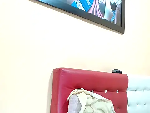 Snapshot of kurtbigcock chatting on January 24, 7:49 pm kurtbigcock online show from January 24, 7:49 pm