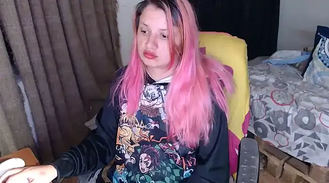 Snapshot of kattydirtylol chatting on December 13, 2:32 am kattydirtylol online show from December 13, 2:32 am