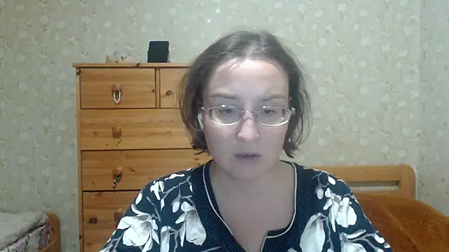 Smart Rose online show from October 2, 8:05 pm