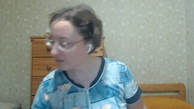 Snapshot of Smart_Rose chatting on June 1, 6:31 pm Smart Rose online show from June 1, 6:31 pm