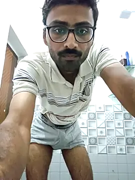 Snapshot of krishna8035 chatting on October 28, 8:29 am krishna8035 online show from October 28, 8:29 am