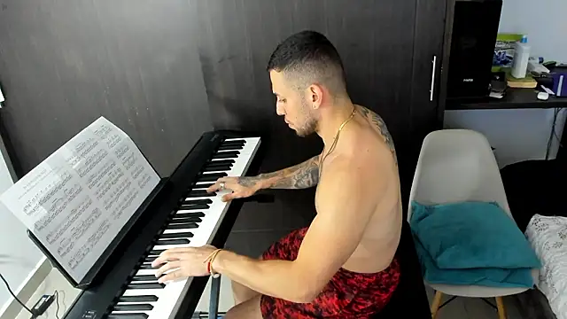 logan smith online show from January 17, 1:21 am