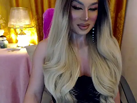 Snapshot of yourmistressofevil69 chatting on June 8, 5:02 pm yourmistressofevil69 online show from June 8, 5:02 pm