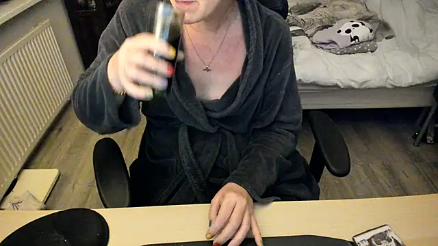 minoesje37 online show from January 11, 9:04 pm