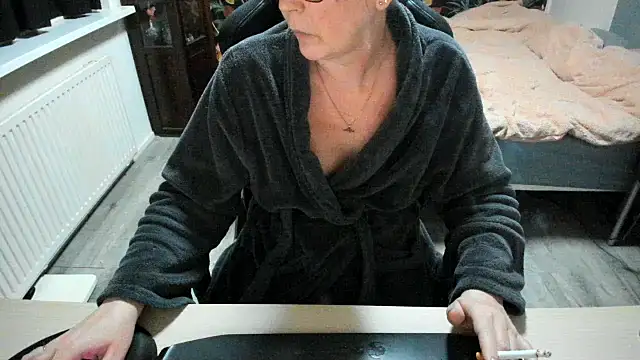 minoesje37 online show from February 22, 9:59 pm