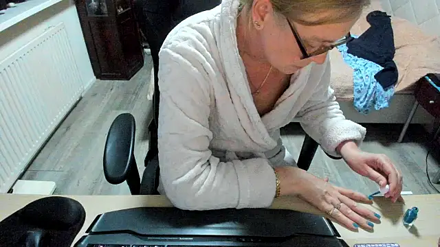 minoesje37 online show from March 9, 8:10 pm