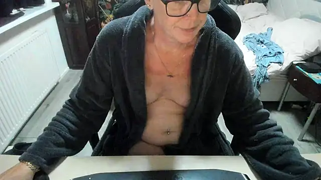 minoesje37 online show from September 15, 7:36 pm