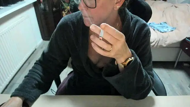 minoesje37 online show from October 30, 8:31 pm