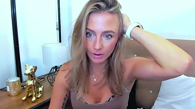 LenaCUTE online show from October 10, 6:40 pm