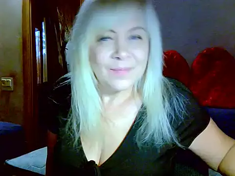 Snapshot of AgoniA7 chatting on October 24, 5:59 am AgoniA7 online show from October 24, 5:59 am