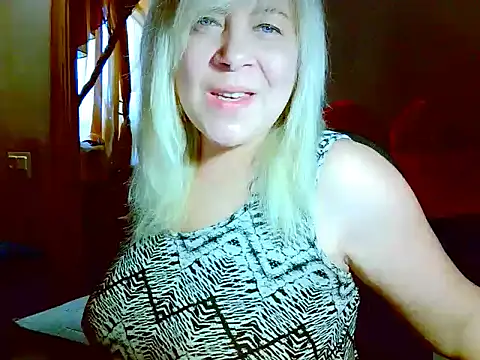 Snapshot of AgoniA7 chatting on May 16, 6:43 am AgoniA7 online show from May 16, 6:43 am