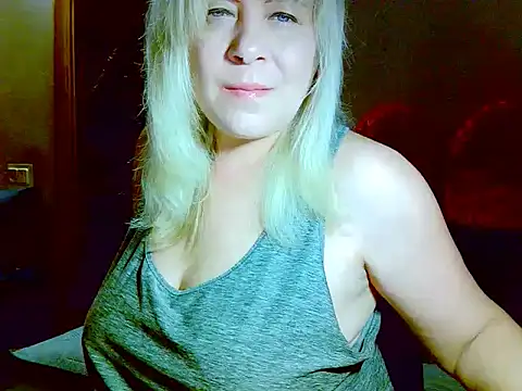 Snapshot of AgoniA7 chatting on May 21, 6:37 pm AgoniA7 online show from May 21, 6:37 pm