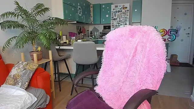 ChristinaGlory online show from January 4, 9:32 am