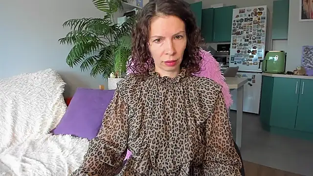 Snapshot of ChristinaGlory chatting on May 30, 8:33 am ChristinaGlory online show from May 30, 8:33 am