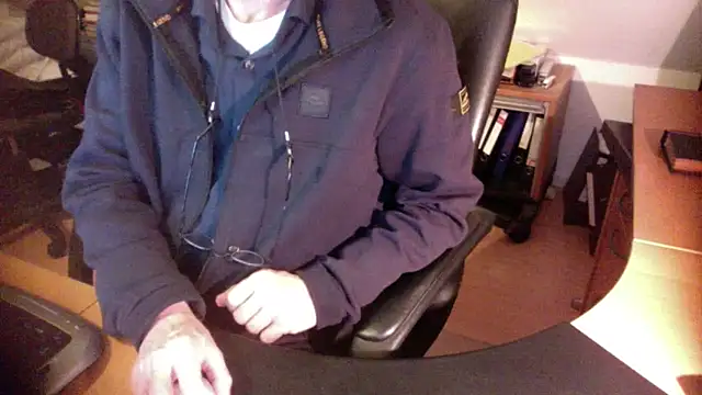 outlaw200 online show from December 9, 7:29 pm