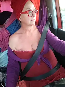 MucMilf59 online show from March 20, 6:31 pm