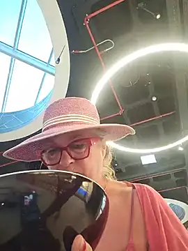 MucMilf59 online show from July 13, 7:16 pm