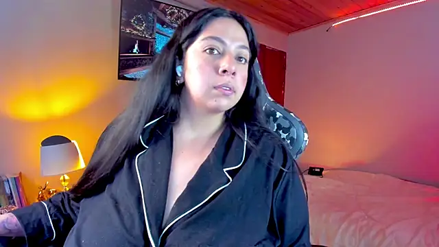 Snapshot of coraline_latin chatting on December 21, 10:08 pm coraline latin online show from December 21, 10:08 pm