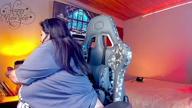 Snapshot of coraline_latin chatting on January 1, 11:07 pm coraline latin online show from January 1, 11:07 pm