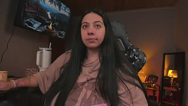 Snapshot of coraline_latin chatting on February 20, 9:53 pm coraline latin online show from February 20, 9:53 pm