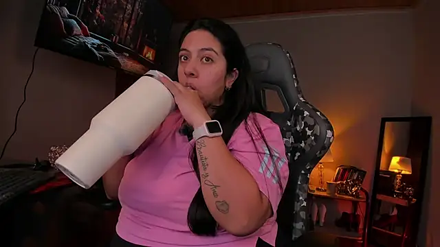 Snapshot of coraline_latin chatting on February 23, 9:16 pm coraline latin online show from February 23, 9:16 pm