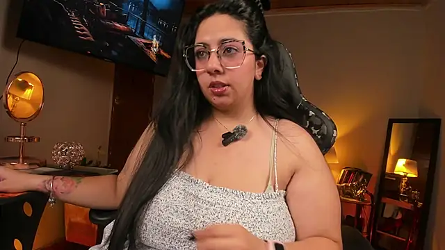 Snapshot of coraline_latin chatting on March 1, 1:32 am coraline latin online show from March 1, 1:32 am