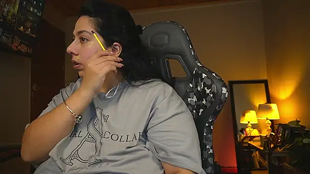 Snapshot of coraline_latin chatting on March 18, 9:53 pm coraline latin online show from March 18, 9:53 pm