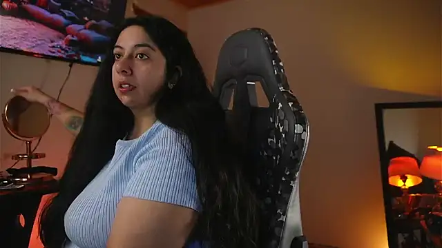 Snapshot of coraline_latin chatting on September 30, 6:46 pm coraline latin online show from September 30, 6:46 pm