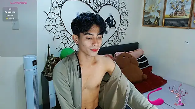 WildestTwink online show from November 10, 5:56 pm