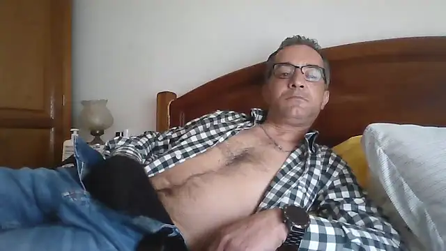 Snapshot of CarlosRocha73 chatting on April 14, 4:13 pm CarlosRocha73 online show from April 14, 4:13 pm