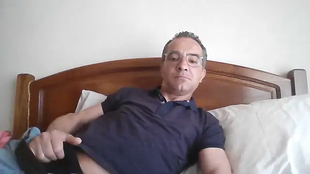 Snapshot of CarlosRocha73 chatting on April 21, 10:54 am CarlosRocha73 online show from April 21, 10:54 am